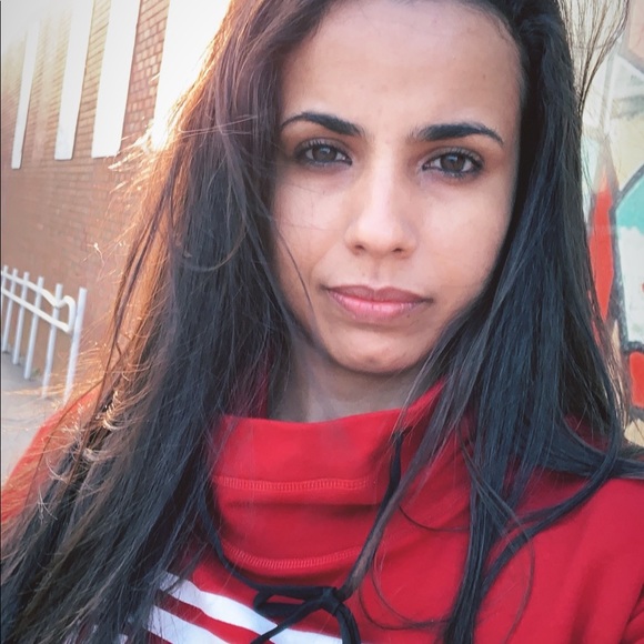 Meet your Posher, Michele - Picture 1 of 1